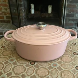 Matte Sugar Pink Le Creuset 3.5 Qt Signature Oval Dutch Oven